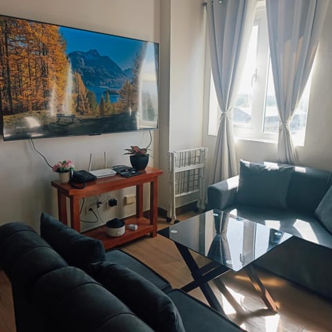 TV and multimedia, Living room, Seating area