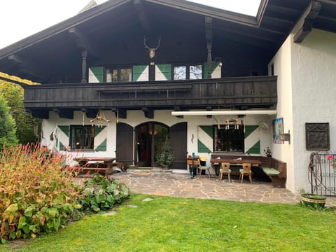 Property building, Garden, Balcony/Terrace