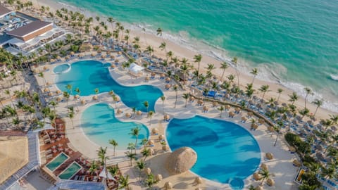 Nearby landmark, Day, Natural landscape, Bird's eye view, Beach, Pool view, Sea view, Swimming pool, sunbed