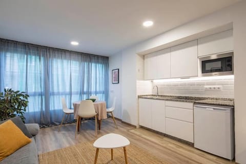 Lindo estudio en el centro by CABANA Rentals Apartment in Vigo