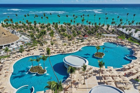 Nearby landmark, Restaurant/places to eat, Day, Natural landscape, Bird's eye view, View (from property/room), Beach, Garden view, Pool view, Sea view, Swimming pool, sunbed