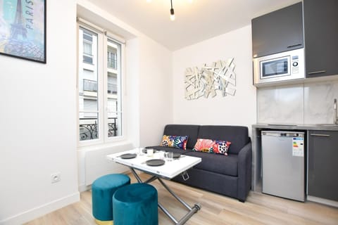 Kitchen or kitchenette, Living room, Dining area
