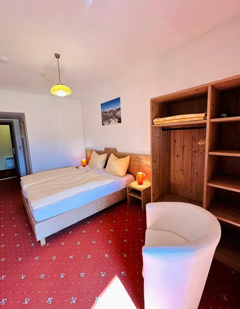 Bed, Photo of the whole room, Bedroom, wardrobe