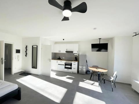 kitchen, Internal: Not applicable to any particular room