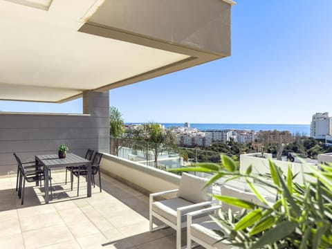 View (from property/room), Balcony/Terrace, Dining area, Sea view