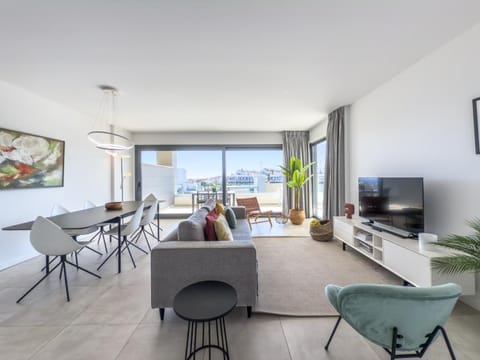 TV and multimedia, Living room, Dining area