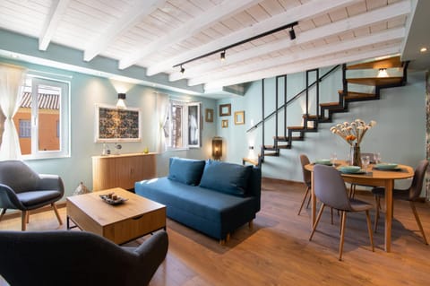 Seating area, Dining area