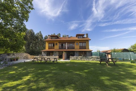 Property building, BBQ facilities, Garden, View (from property/room), Balcony/Terrace, Garden view