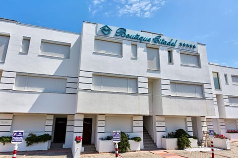 Property building, Day