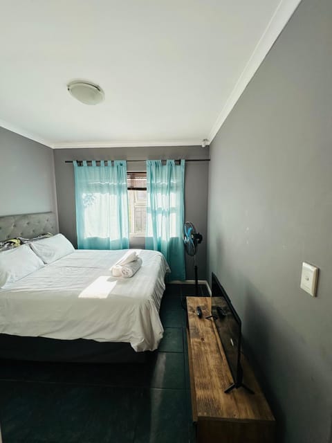 Zoe & Saint Vacation rental in Cape Town