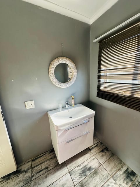 Zoe & Saint Vacation rental in Cape Town