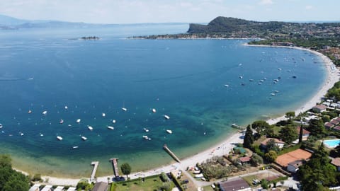 Bird's eye view, Lake view