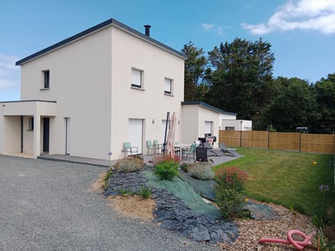 Ty Govel House in Étables-sur-Mer