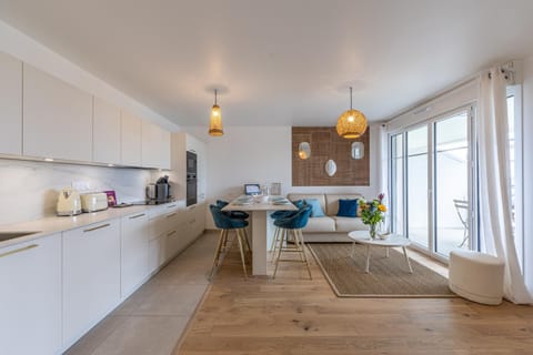 Kitchen or kitchenette, Living room, Dining area