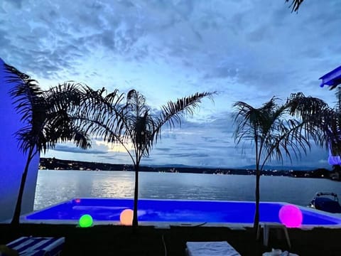 Casa Mediterránea, lujo y confort junto al lago House in Tequesquitengo