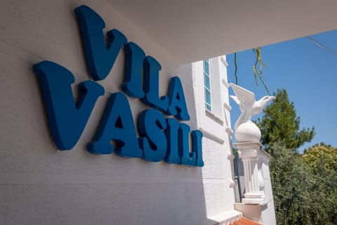 Day, Property logo or sign, Logo/Certificate/Sign, Certificate/Award