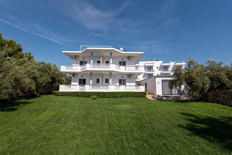 Property building, Spring, Natural landscape, Garden, Garden view