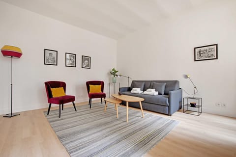 Property building, Facade/entrance, Living room
