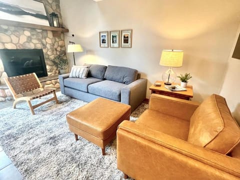 Ski in Ski out Townhome, Indoor and outdoor pools, hot tub, fire pits, and more House in Lutsen