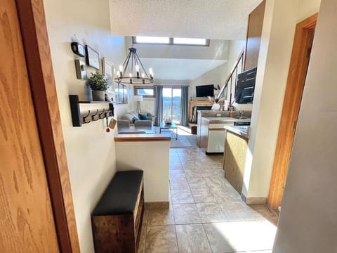 Lutsen Mtn Condo, Ski in Ski out, Pool, Hot Tub, Fitness House in Lutsen