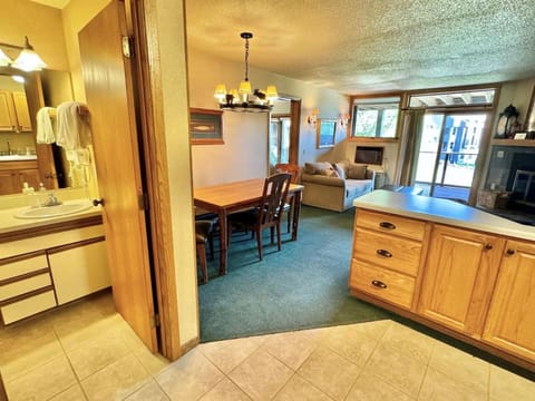 Condo at Lutsen Mtn, Ski in Ski out, Gorgeous views of Moose Mtn House in Lutsen