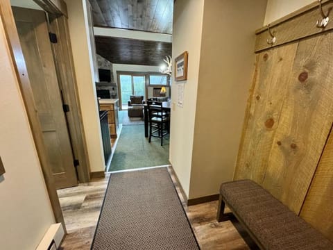 Condo at Lutsen Mtn, Ski in Ski out, Hike, Bike, Ski, Swim, etc House in Lutsen