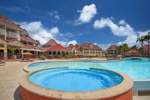 Day, Swimming pool, sunbed