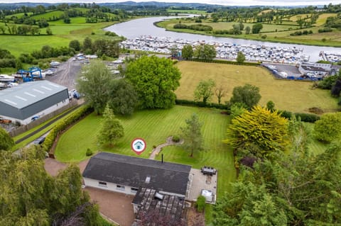 Loughside Lodge - Fermanagh 5 bed waterside bungalow House in Leitrim, Co. Leitrim, Ireland