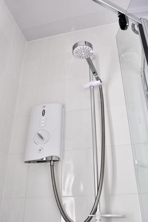 Loughside Lodge - Fermanagh 5 bed waterside bungalow House in Leitrim, Co. Leitrim, Ireland