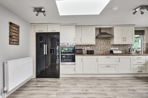 Loughside Lodge - Fermanagh 5 bed waterside bungalow House in Leitrim, Co. Leitrim, Ireland