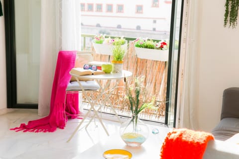 View (from property/room), Balcony/Terrace, Living room, Seating area