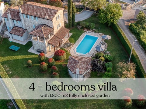 Property building, Bird's eye view, Garden, Garden view, Swimming pool, sunbed