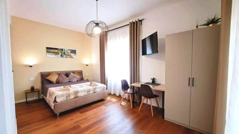 Bed, Bathroom, TV and multimedia, Photo of the whole room, Bedroom, hair dryier, heating, towels, wedding, air conditioner