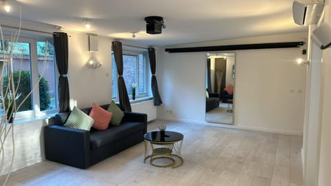 Communal lounge/ TV room, TV and multimedia, View (from property/room), Living room, Seating area, Bedroom