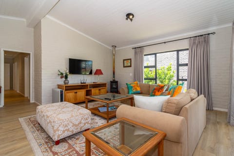 TV and multimedia, fireplace