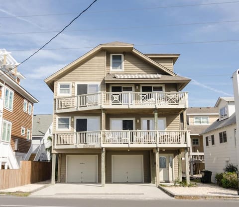 Dalton by Bryant Real Estate House in Wrightsville Beach