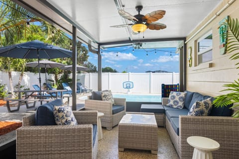 Seminole Shores Private Pool Outdoor Games Wifi House in Bay Pines