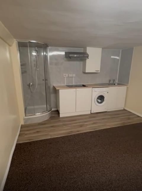 Indiana joes Apartment hotel in Warwick