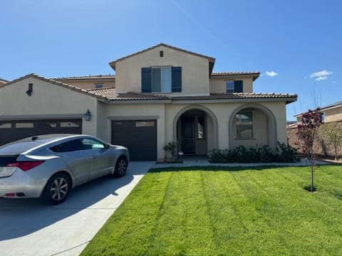 Elegant Retreat with Private Luxurious Gen Suite House in Menifee