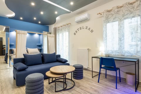 Bed, TV and multimedia, Seating area, Area and facilities, wardrobe, air conditioner