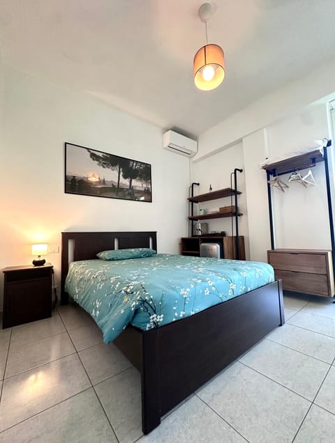 Photo of the whole room, Bedroom, furniture, minibar, wardrobe, air conditioner