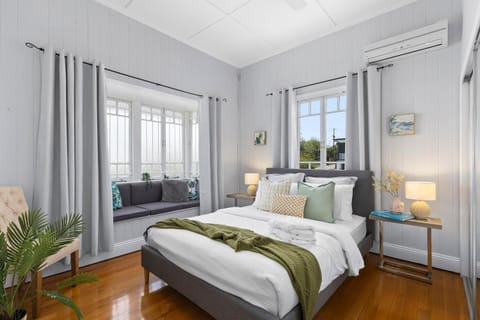 Bedroom, Inner courtyard view, wardrobe, air conditioner