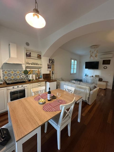 Living room, Seating area, Dining area, dishwasher, minibar