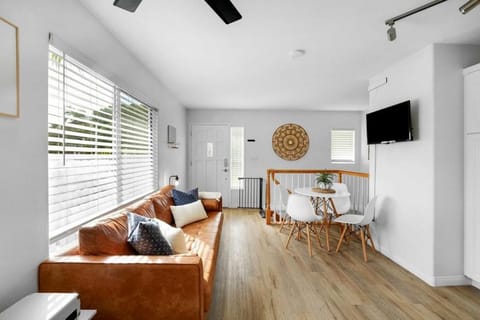 Beacons Beach Cottage House in Leucadia