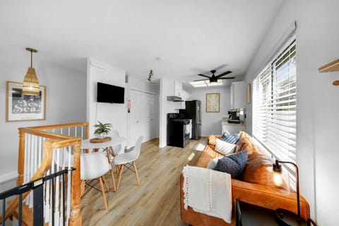 Beacons Beach Cottage House in Leucadia