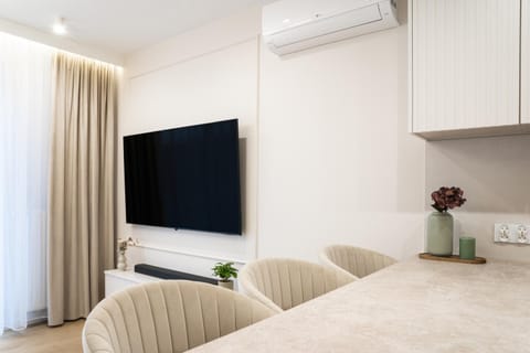 Communal lounge/ TV room, TV and multimedia, Living room, Seating area, Evening entertainment, kitchen