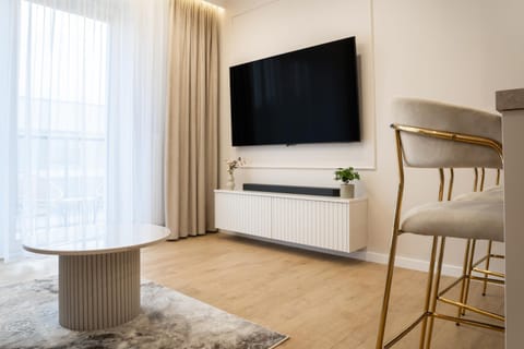 Communal lounge/ TV room, TV and multimedia, Evening entertainment