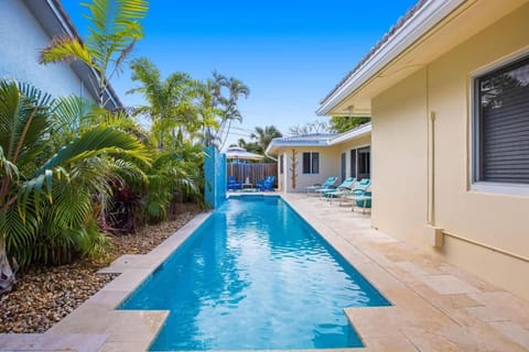 Walking from the beach 3Br Villa House in Lauderdale-by-the-Sea