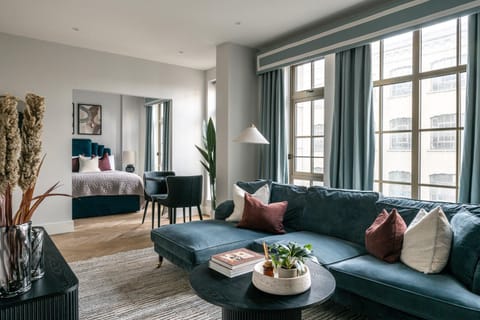 Bed, Living room