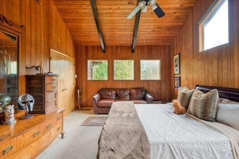 The Lodge at Highland Farms House in Mount Hood Village